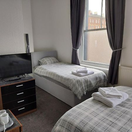 The Lodge Guest Accommodation Barrow-in-Furness Bagian luar foto