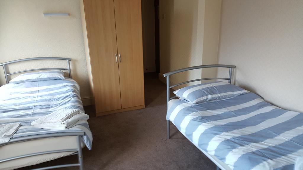 The Lodge Guest Accommodation Barrow-in-Furness Bagian luar foto