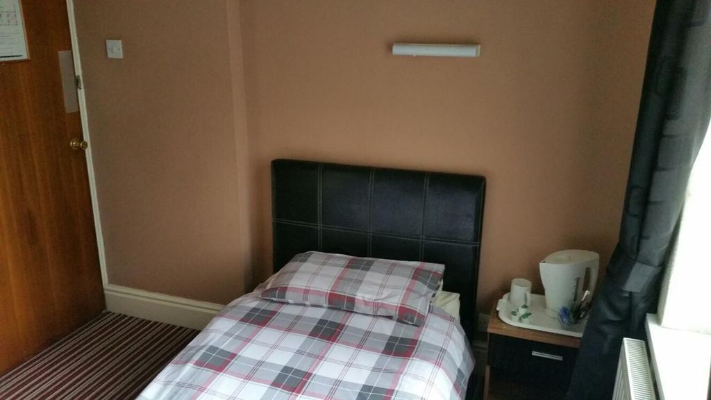 The Lodge Guest Accommodation Barrow-in-Furness Bagian luar foto